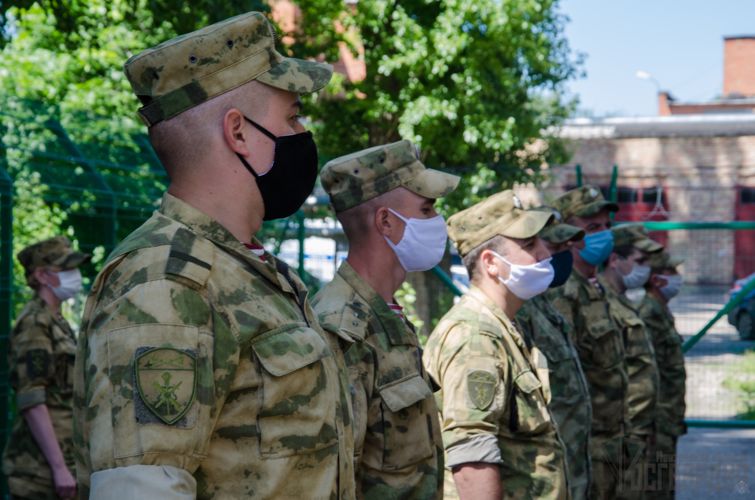 В Пензе военнослужащие Росгвардии присоединись к Всероссийской акции «Минута молчания» (фото/видео)