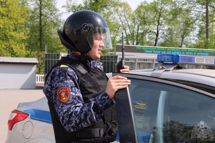 Мужчина, подозреваемый в нападении на продавца магазина, был задержан пензенскими росгвардейцами