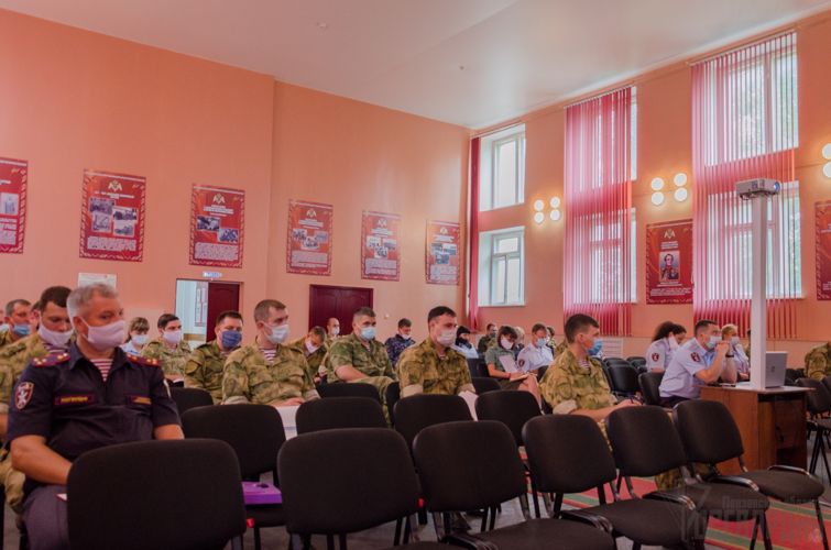 В Пензе для росгвардейцев провели лекцию, посвященную 100-летию отечественному танкостроению
