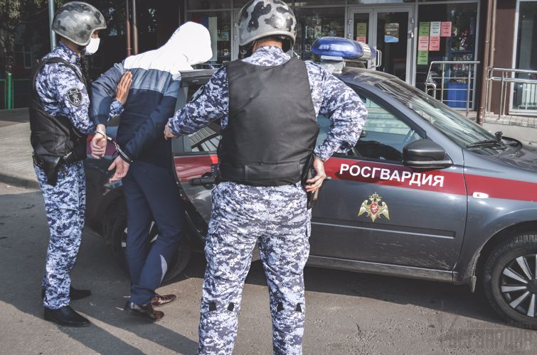 Мужчина, подозреваемый в совершении противоправных действий, был задержан сотрудниками Росгвардии
