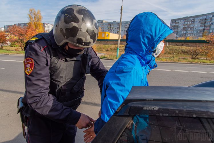 Сотрудники Росгвардии задержали мужчину, подозреваемого в совершении кражи 