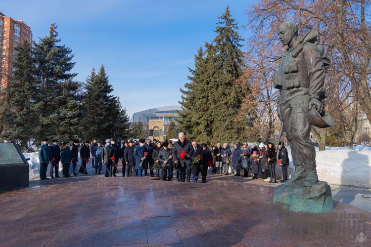 В Пензе представители Росгвардии почтили память погибших при исполнении воинского долга