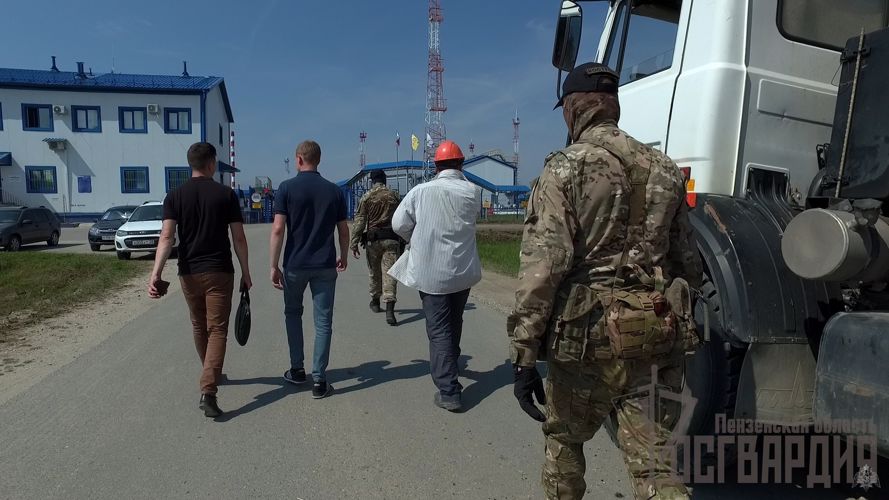 В Пензенской области при поддержке спецназа Росгвардии провели проверку документов у трудовых мигрантов