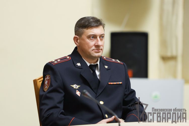 Губернатор Пензенской области вручил награды отличившимся сотрудникам вневедомственной охраны Росгвардии