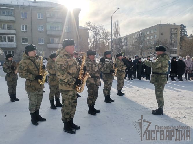 В Пензенской области состоялось торжественное возложение цветов к обелиску Победы