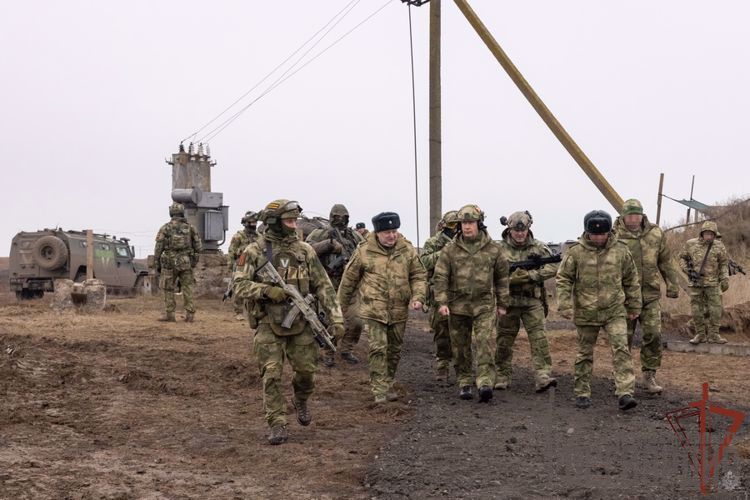 ДИРЕКТОР РОСГВАРДИИ ПОСЕТИЛ ПОДРАЗДЕЛЕНИЯ ВЕДОМСТВА В РЕСПУБЛИКЕ КРЫМ И В ХЕРСОНСКОЙ ОБЛАСТИ