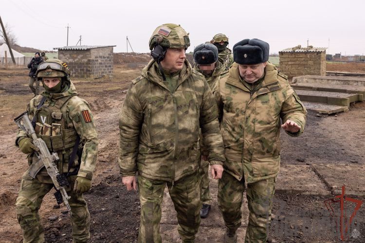 ДИРЕКТОР РОСГВАРДИИ ПОСЕТИЛ ПОДРАЗДЕЛЕНИЯ ВЕДОМСТВА В РЕСПУБЛИКЕ КРЫМ И В ХЕРСОНСКОЙ ОБЛАСТИ