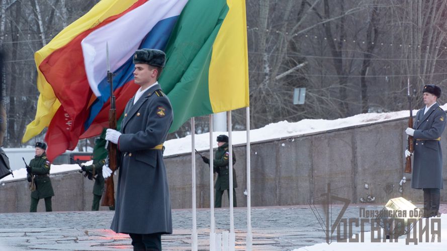 Начальник Управления Росгвардии по Пензенской области возложил цветы к Вечному огню
