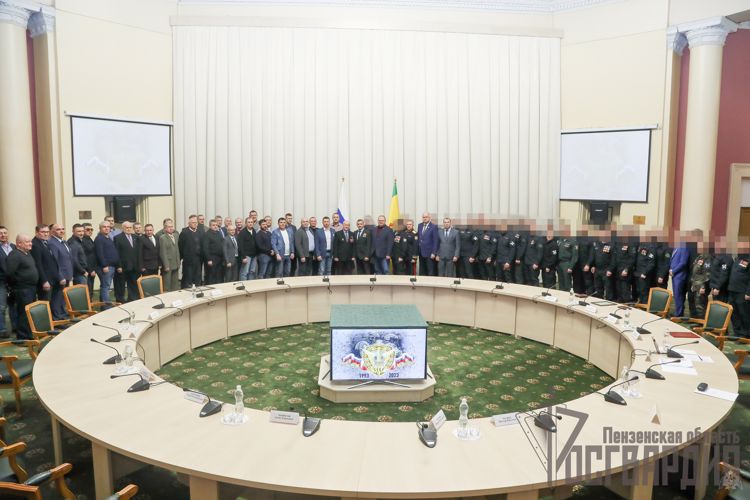 Губернатор Пензенской области поздравил с юбилеем сотрудников и ветеранов пензенского СОБР Росгвардии