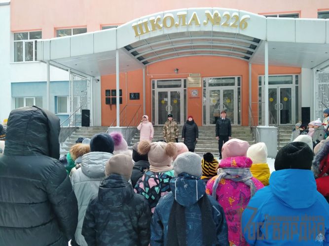 В Заречном Пензенской области военнослужащие воинской части Росгвардии и школьники почтили память воинов-интернационалистов