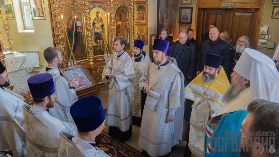 Начальник Управления Росгвардии по Пензенской области принял участие в церемонии, посвященной Дню защитника Отечества