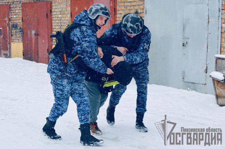 В преддверии Дня Защитника Отечества журналист Пензенской газеты «Молодой Ленинец» подготовила материал о службе в Росгвардии
