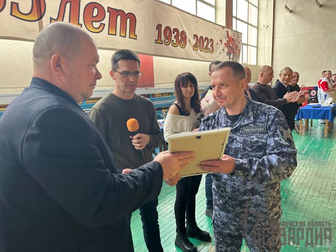В Пензе представители Росгвардии посетили соревнования по самбо