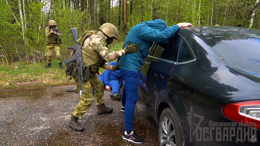 В Пензенской области военнослужащие Росгвардии провели тренировку по обеспечению охраны важного государственного объекта