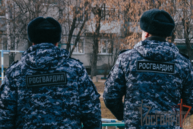 Росгвардейцы помогли вернуться домой пожилой жительнице Пензы