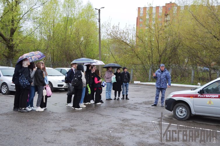 В Пензе прошла встреча сотрудников Росгвардии и студентов колледжа