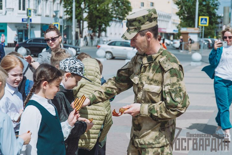 В Пензе военнослужащие Росгвардии и следственного управления СК России по Пензенской области присоединились к Всероссийской акции «Георгиевская ленточка»