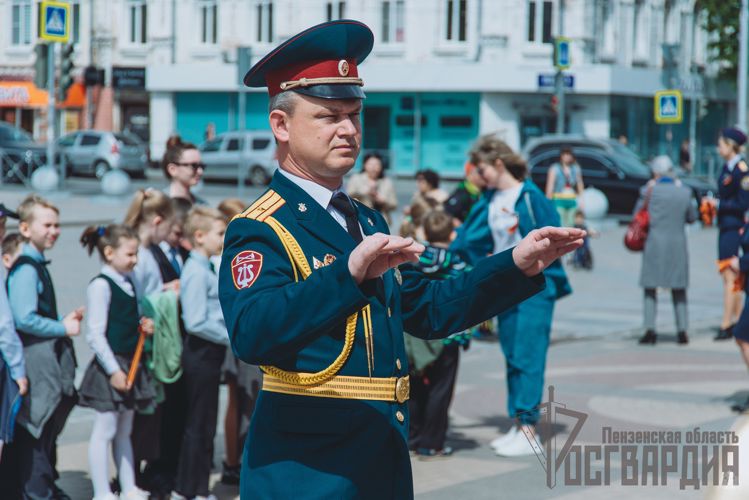 В Пензе военнослужащие Росгвардии и следственного управления СК России по Пензенской области присоединились к Всероссийской акции «Георгиевская ленточка»