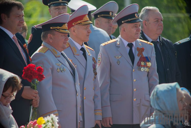 Начальник Управления Росгвардии по Пензенской области возложил цветы у Монумента воинской и трудовой славы 