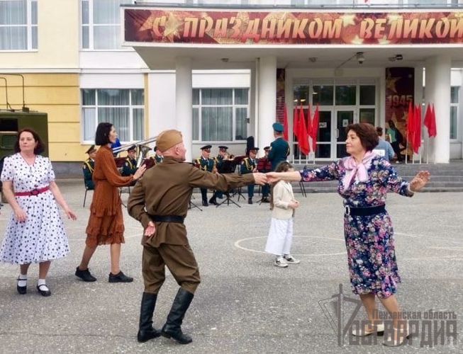 В Пензенской области военнослужащие войсковой части г. Заречного Росгвардии организовали патриотическое мероприятие во Дворце культуры «Современник»
