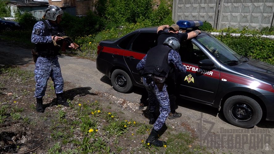 Сотрудники Росгвардии задержали посетителя бара, который устроил драку с охранником