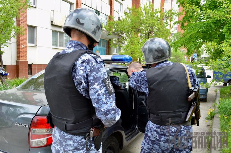 В Пензе сотрудники Росгвардии задержали гражданина, причинившего материальный ущерб охраняемому объекту