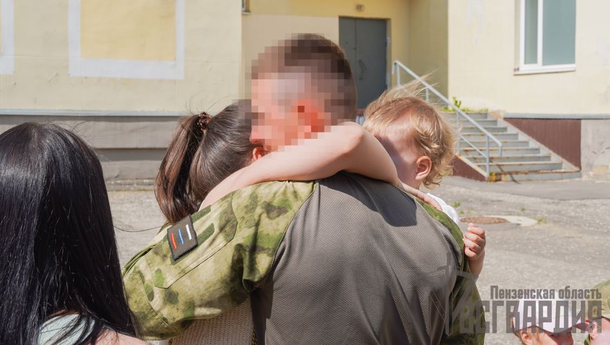 Губернатор Пензенской области вручил государственные награды вернувшимся с СВО росгвардейцам