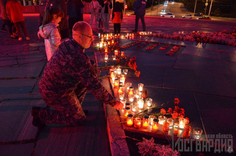 В канун дня памяти и скорби сотрудники и военнослужащие Управления Росгвардии по Пензенской области приняли участие в общероссийской акции «Свеча Памяти»