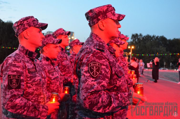 В канун дня памяти и скорби сотрудники и военнослужащие Управления Росгвардии по Пензенской области приняли участие в общероссийской акции «Свеча Памяти»