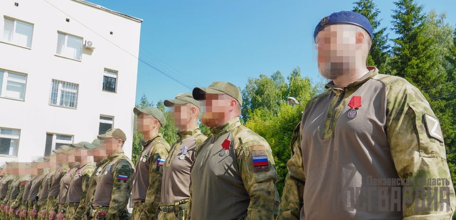 Губернатор Пензенской области вручил государственные награды вернувшимся с СВО росгвардейцам