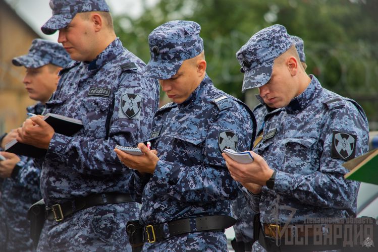 В Пензе росгвардейцы помогли потерявшемуся ребенку вернуться домой
