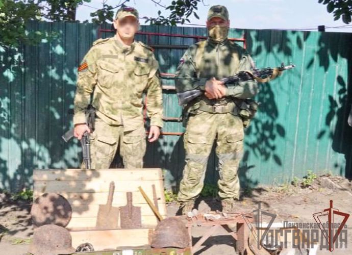 Росгвардейцы во время разминирования нашли оружие и личные вещи немецкого солдата в ДНР 