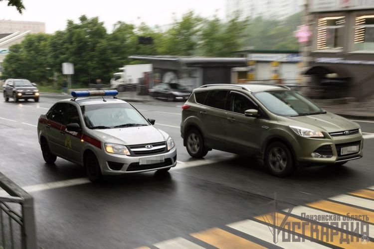 В Пензе росгвардейцы задержали пьяного мужчину, управлявшего транспортным средством в алкогольном опьянении