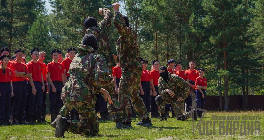 В Пензе представители Росгврадии приняли участие в открытии учебно-тренировочных сборов для бойцов отряда «Тигр»