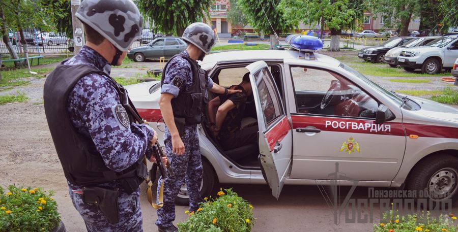 В Пензе сотрудники Росгвардии задержали буйного постояльца гостиницы