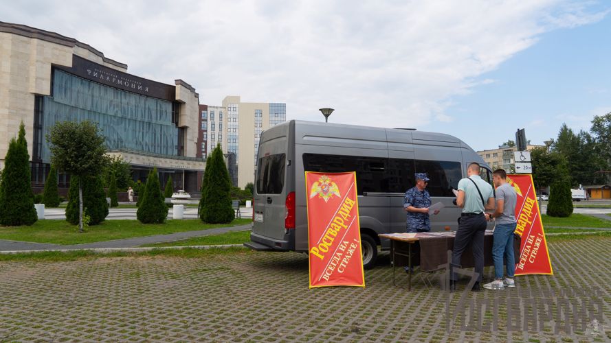 Пензенские росгвардейцы представили презентационный мобильный павильон Росгвардии