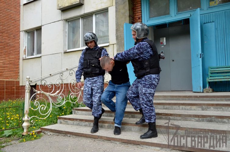 Пензенец, подозреваемый в нанесении побоев родственнику был задержан сотрудниками Росгвардии