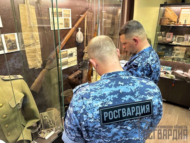 ТЕЛЕСЮЖЕТ ТРК"ЭКСПРЕСС": Росгвардейцы побывали на открытии новой выставки в музее Русской армии в Пензе (Видео)