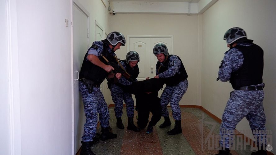  В Пензенской области росгвардейцы проверили безопасность образовательных учреждений