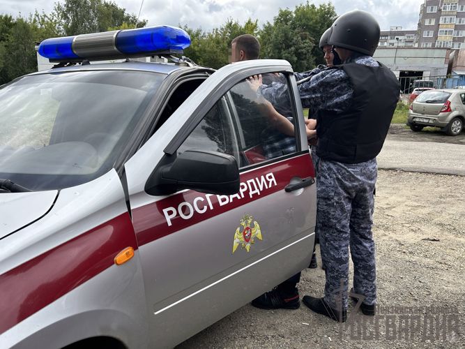 В Пензе росгвардейцы задержали дебошира, устроившего драку на улице