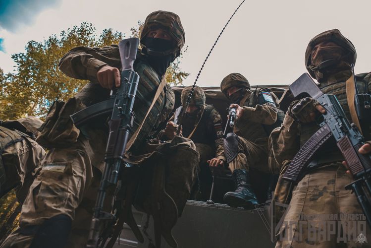 Военнослужащие Росгвардии провели тренировку по обеспечению охраны важного государственного объекта под Пензой