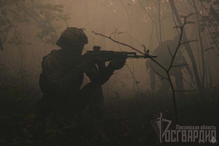 Военнослужащие Росгвардии провели тренировку по обеспечению охраны важного государственного объекта под Пензой