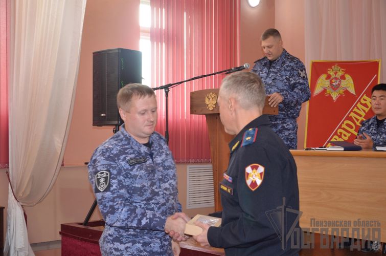 В Пензе поздравили подразделения военно-политической работы Росгвардии с праздником