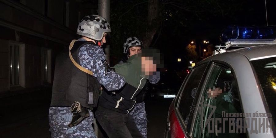 В Пензе бойцы Росгвардии задержали дебошира, который повредил имущество в баре