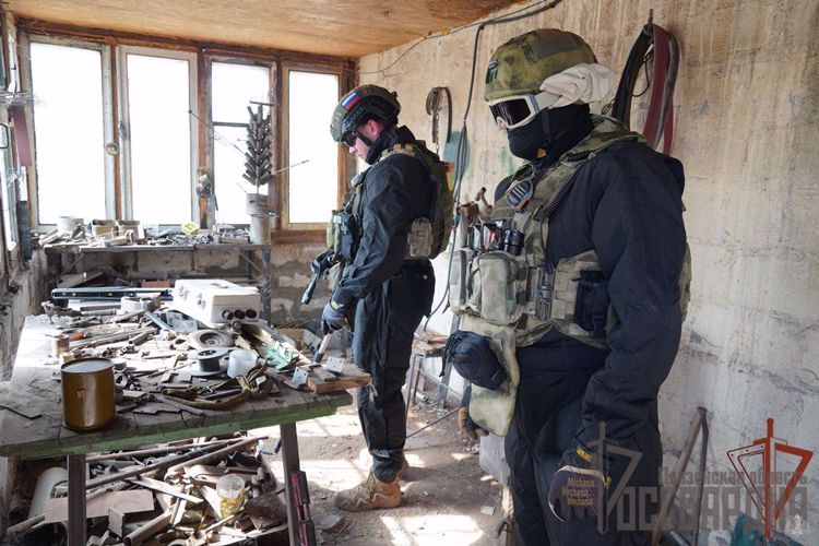 Росгвардейцы обнаружили в ДНР цех нацбатальона «Азов» по производству взрывных устройств (видео)