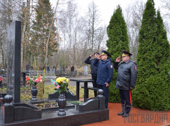 Руководство Управления Росгвардии по Пензенской области почтило память сослуживцев, погибших при исполнении служебного долга