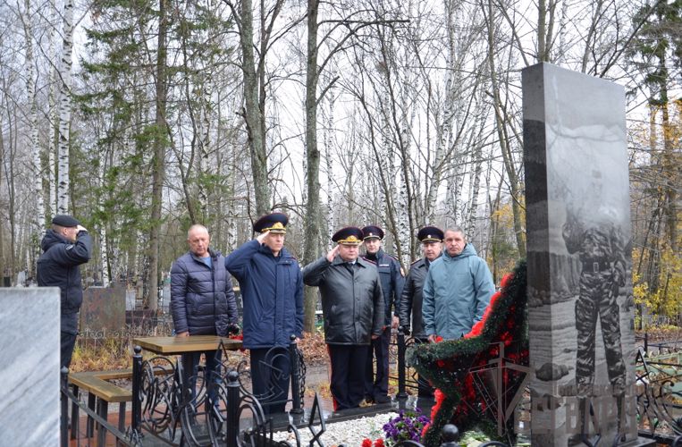 Руководство Управления Росгвардии по Пензенской области почтило память сослуживцев, погибших при исполнении служебного долга
