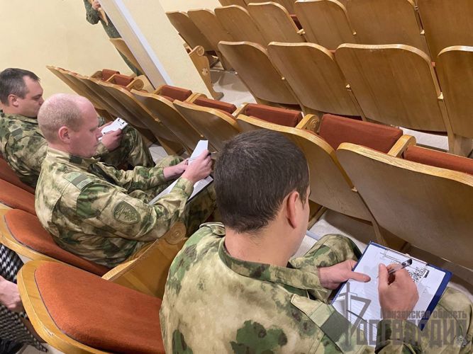 В Пензенской области военнослужащие Росгвардии города Заречного приняли участие в большом этнографическом диктанте