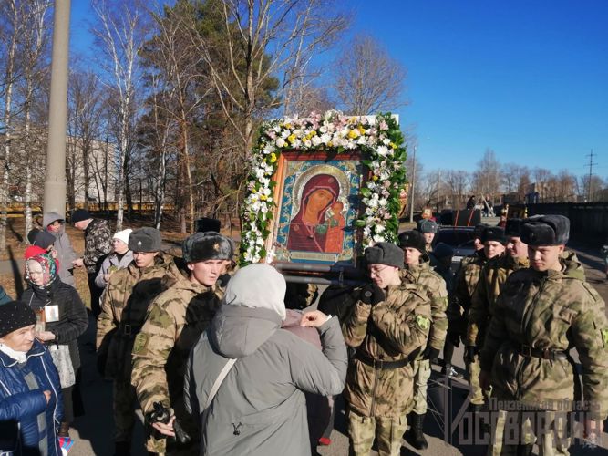 В Пензенской области военнослужащие Росгвардии приняли участие в крестном ходе
