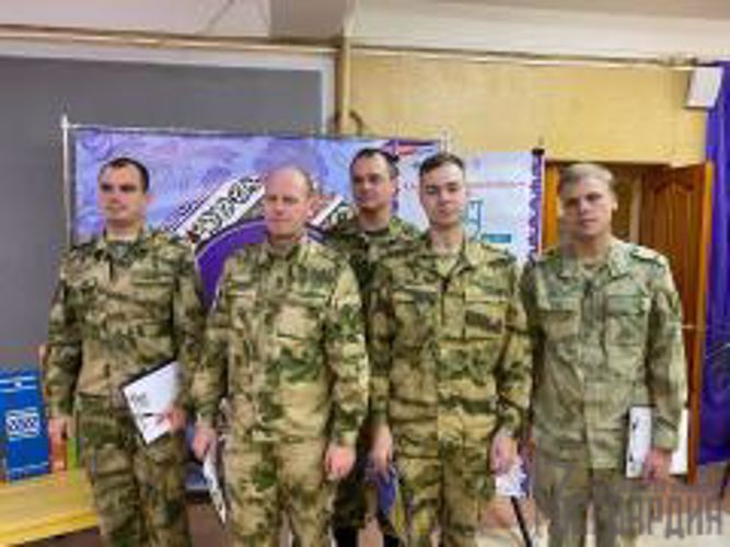 В Пензенской области военнослужащие Росгвардии города Заречного приняли участие в большом этнографическом диктанте